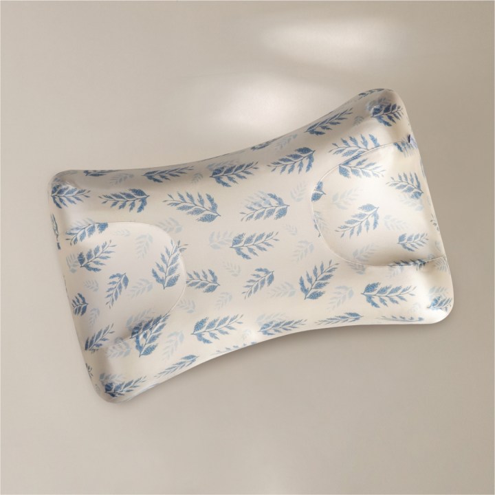 Подушка Omnia в наволочке из премиального шелка